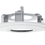 Ein weißes zylindrisches Deckenmontagesystem mit Metallstruktur, geeignet für die Deckeninstallation von technischen Geräten oder Leuchten.