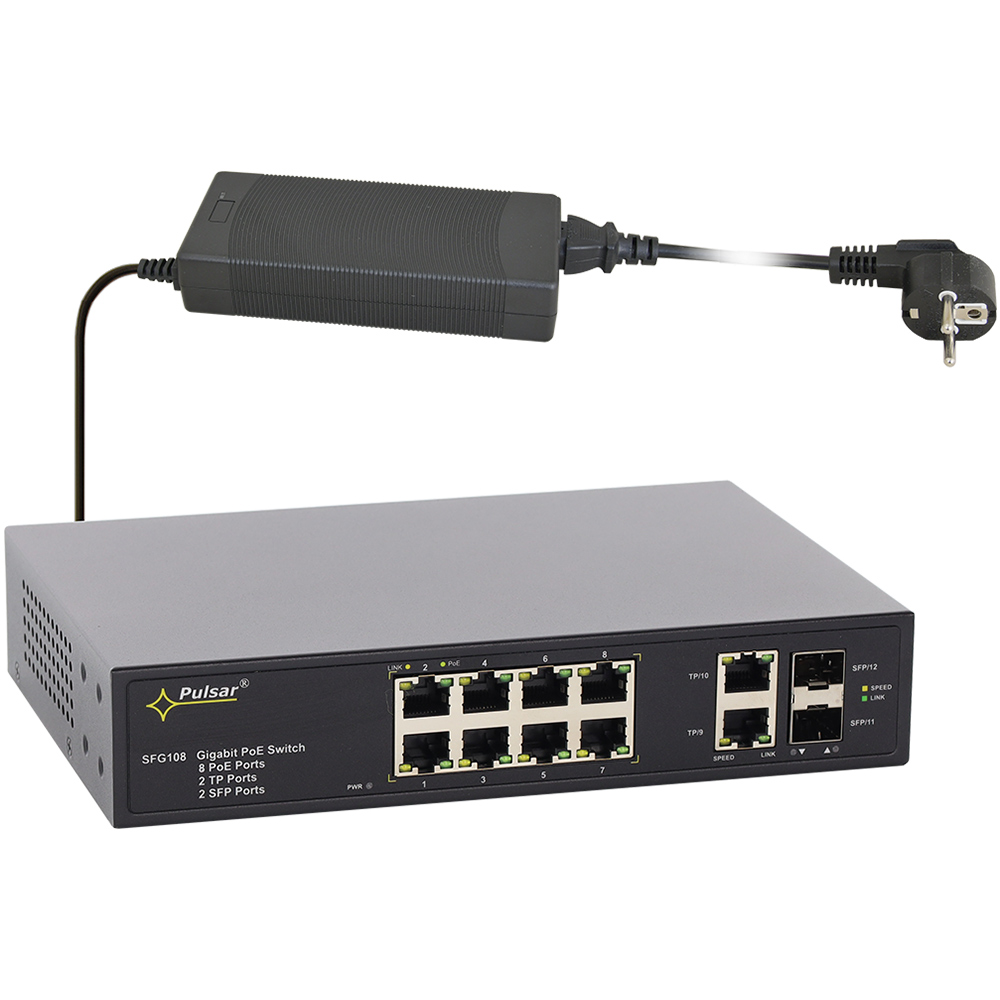 Netzwerk-Switch mit 8 Gigabit PoE-Ports, 2 TP-Ports und 2 SFP-Ports, daneben ein schwarzes Netzteil mit EU-Stecker.