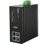 Ein schwarzer industrieller Ethernet-Switch mit vier Ethernet-Ports, zwei Glasfaser-Ports und grüner Steckverbindung oben, markiert als Wi-Tek Superic SP2000F.
