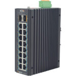 Ein schwarzer Netzwerk-Switch mit 18 Ethernet-Ports, zwei SFP-Ports und einem grünen Anschlussblock oben.