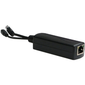 Ein schwarzer PoE-Injektor mit einem Ethernet-Anschluss und einem Stromkabel, das an der Seite hervortritt.