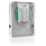 Salto Steuergerät, Modell CU42E0, mit transparentem Gehäuse, verschiedenen LED-Anzeigen und Anschlüssen.