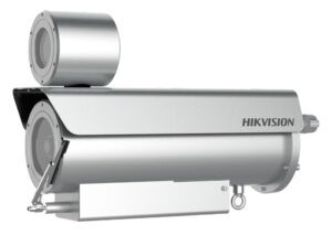 Silberne Überwachungskamera von Hikvision in zylindrischer Form mit Gehäuse und Montagevorrichtung, geeignet für Außenbereiche.