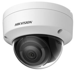 Eine weiße, halbkugelförmige Sicherheitskamera von Hikvision mit dunkler Linse.