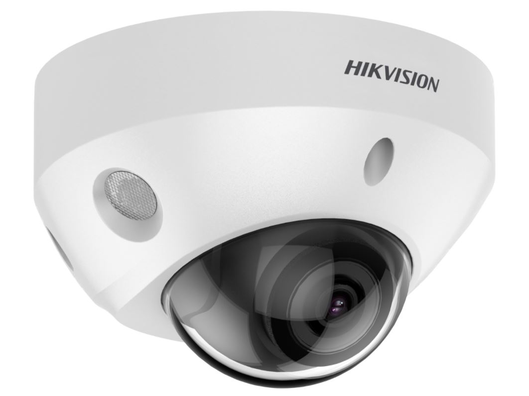 Weiße Überwachungskamera von Hikvision mit kuppelartigem Gehäuse.