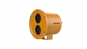 Orangefarbene runde Kamera von Hikvision mit zwei Linsen, montiert auf einem Ständer.