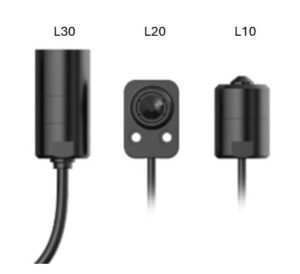 Drei schwarze Sensormodule mit den Bezeichnungen L30, L20 und L10, nebeneinander aufgereiht. L30 hat eine zylindrische Form, L20 ist quadratisch mit zwei sichtbaren Schraubbefestigungen, und L10 ist ebenfalls zylindrisch, aber kürzer.