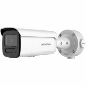 Weiße Überwachungskamera von Hikvision mit rechteckigem Gehäuse und festem Montagearm, Seitenansicht.