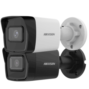 Zwei Überwachungskameras von Hikvision, eine in Weiß und die andere in Schwarz, montiert auf wandähnlichen Halterungen.