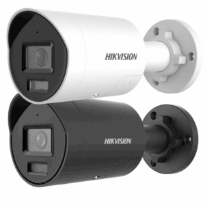 Zwei Überwachungskameras der Marke Hikvision, eine in Weiß und eine in Schwarz, mit zylindrischem Gehäuse und Wandhalterung.