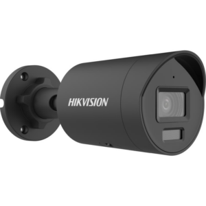 Schwarze Überwachungskamera der Marke Hikvision mit einem zylindrischen Gehäuse, montiert an einer Wandhalterung.