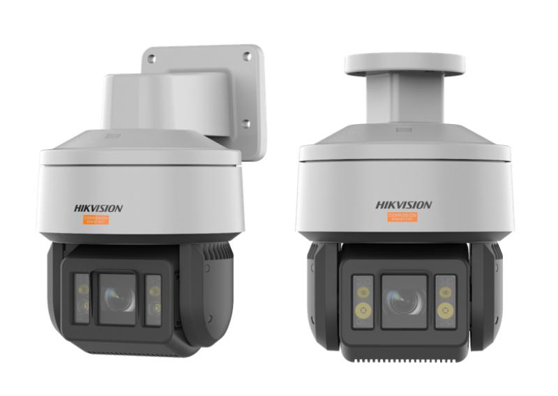 Zwei Überwachungskameras der Marke Hikvision in grauer Farbe, eine mit einer Wandhalterung und die andere mit einer Deckenhalterung, beide mit zoomfähigen Objektiven und LED-Leuchten.