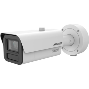 Eine weiße Überwachungskamera von Hikvision mit einem korrosionsbeständigen Gehäuse und zylindrischem Design, montiert auf einer runden Basis.