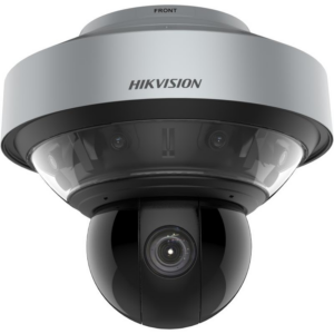 Nahaufnahme einer Hikvision-Überwachungskamera mit einem kugelförmigen, schwarz glänzenden Gehäuse und mehreren kleineren Kameralinsen unter einer durchsichtigen Kuppel.