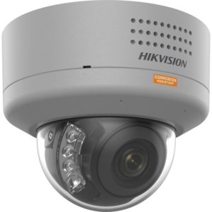 Überwachungskamera von Hikvision in einem Kuppelgehäuse mit den Aufschriften 'Corrosion Resistant' und Herstellerlogo.