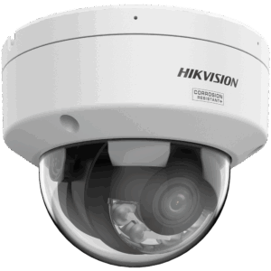 Weiße Dome-Kamera mit durchsichtigem Gehäuse und sichtbarem Objektiv, beschriftet mit "Hikvision" und "Corrosion Resistant+".