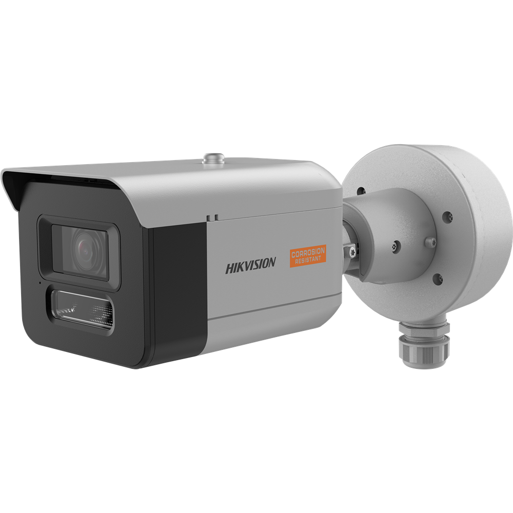 Eine silberne Überwachungskamera von Hikvision mit der Aufschrift "Corrosion Resistant", die korrosionsbeständig ist und an einer Halterung montiert ist.