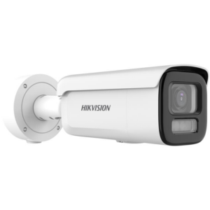 Eine weiße Überwachungskamera der Marke Hikvision, montiert an einem Wandhalter.