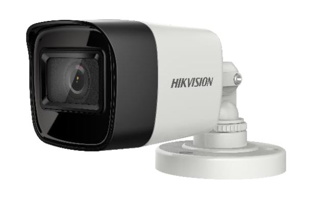 Überwachungskamera von Hikvision montiert auf einem weißen Befestigungsfuß.