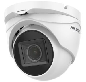 Nahaufnahme einer weißen Überwachungskamera der Marke Hikvision mit einer modernen, gerundeten Form.
