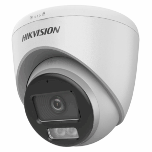 Eine weiße Überwachungskamera von Hikvision mit einer schwarzen Vorderseite und einem sichtbaren Objektiv.