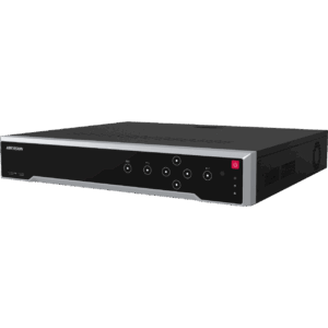 Ein schwarzer und silberner Überwachungsrekorder von Hikvision mit mehreren Tasten und einem Netzschalter auf der Vorderseite.
