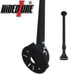 Ein schwarzer Projektor-Deckenhalter von Videone, besteht aus einem langen, verstellbaren Arm und einer runden Montageplatte.