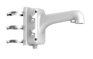 Eine weiße Wandhalterung mit L-förmigem Arm und drei Metallschellen zur Befestigung.
