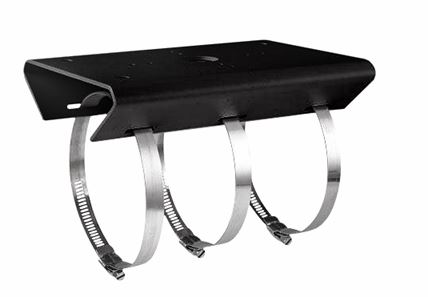 Ein schwarzes Metallteil mit drei silbernen Schlaufen, vermutlich ein Befestigungselement zum Halten von Kabeln oder Rohren.