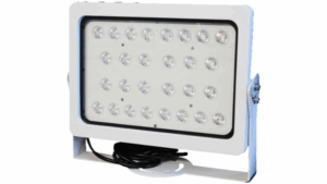 Rechteckiger LED-Fluter mit einer weißen Gehäusefarbe und einer Anordnung von mehreren einzelnen LED-Leuchten auf der Front, befestigt auf einem Metallständer mit einem schwarzen Netzkabel.