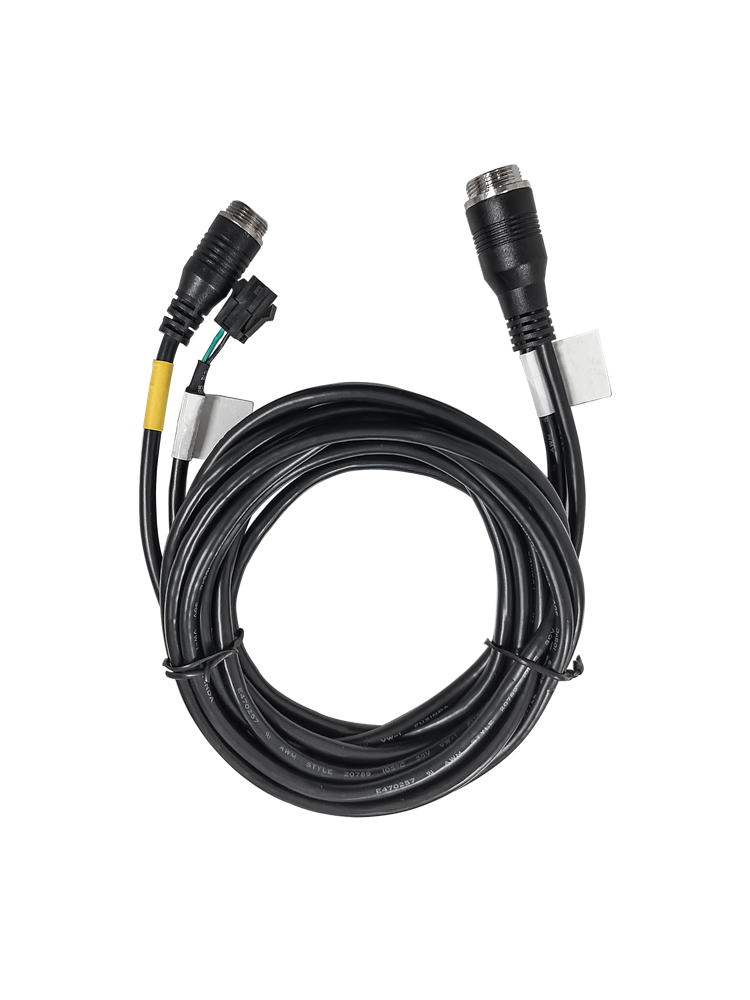 Ein zusammengerolltes schwarzes Kabel mit zwei verschiedenen Steckern an den Enden, die mit Kabelbindern gesichert sind.