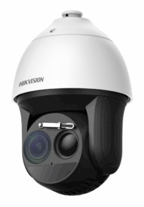 Überwachungskamera mit schwarzem Gehäuse und weißer Kuppel von Hikvision.