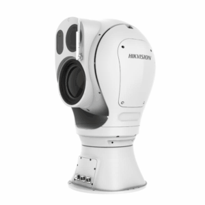 Weiße Überwachungskamera von Hikvision mit einer beweglichen Halterung und mehreren Linsen.