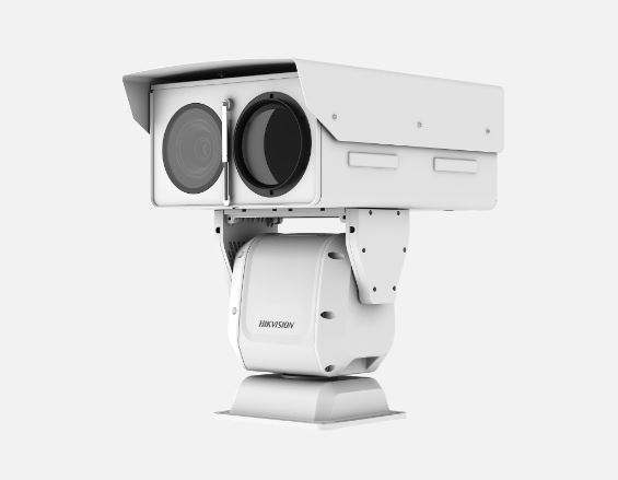 Eine weiße Überwachungskamera von Hikvision mit dualen Kameralinsen auf einem rotierenden Sockel.
