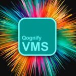Ein Logo mit der Aufschrift 'Qognify VMS' auf einem grünen Quadrat, umgeben von bunten, strahlenförmigen Mustern auf schwarzem Hintergrund.
