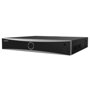 Ein schwarzer HIKVISION-Überwachungsrekorder mit abgerundeten Ecken und einem minimalistischen Design, das auf einem weißen Hintergrund abgebildet ist.