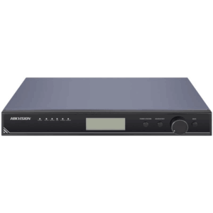 Schwarzer HIKVISION-NVR mit einem LCD-Display und mehreren Bedienelementen auf der Vorderseite.