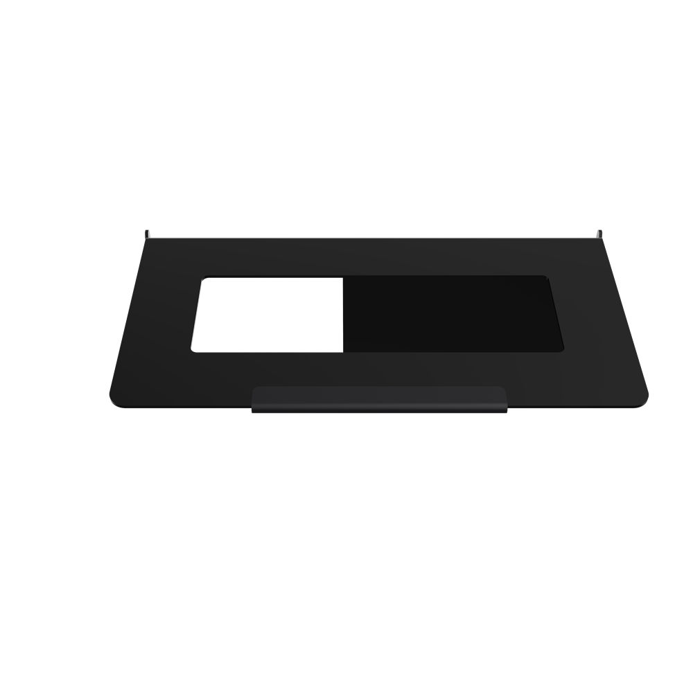 Schwarzes, rechteckiges Kunststoffteil mit zwei rechteckigen Ausschnitten und einer kleinen Kante am unteren Rand.