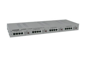 Netzwerkgerät mit mehreren Ethernet-Ports und Beschriftungen auf der Vorderseite.