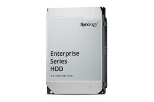 3,5-Zoll-Festplatte der Synology Enterprise Series mit silbernem Gehäuse und diagonalem Streifendesign.