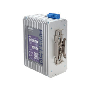 Rechteckiges elektronisches Gerät mit sichtbaren Kühlrippen und Anschlussklemmen, seitlich Aufkleber mit technischen Daten.