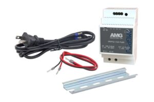 Ein elektrisches Netzteil mit schwarzem Netzkabel, rot-schwarzen Drähten und einer Metallhalterung.