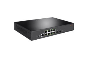 Schwarzer Netzwerk-Switch mit acht Ethernet-Ports und zwei Glasfaser-Anschlüssen auf der Vorderseite.
