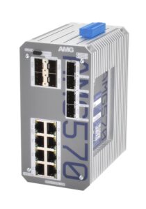 Metallisches elektronisches Gerät mit mehreren Ethernet-Anschlüssen und der Aufschrift "AMG570" auf der Seite.