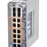 Industrieller Netzwerk-Switch mit mehreren Ethernet-Anschlüssen und einem robusten grauen Gehäuse.