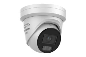 Innenraum-Überwachungskamera mit weißem Gehäuse und schwarzer Linse, von Hikvision.