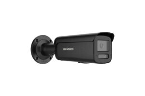 Überwachungskamera von Hikvision montiert an einer Wandhalterung.