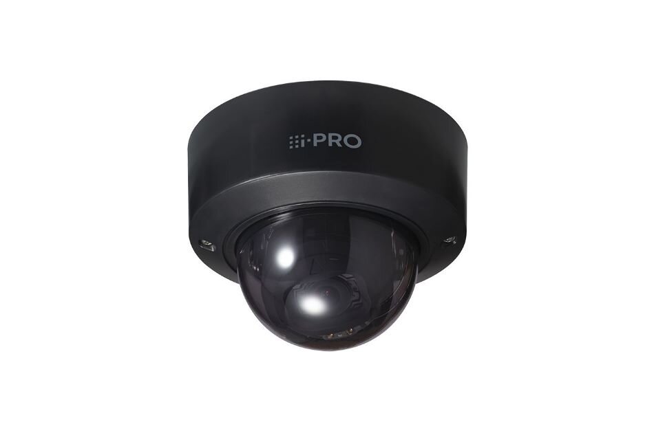 Schwarze Kuppelkamera mit glänzendem Gehäuse und der Aufschrift „i-PRO“.