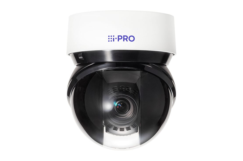 Überwachungskamera mit weißem Gehäuse und transparentem Schutzglas, darauf das Logo "i-PRO".
