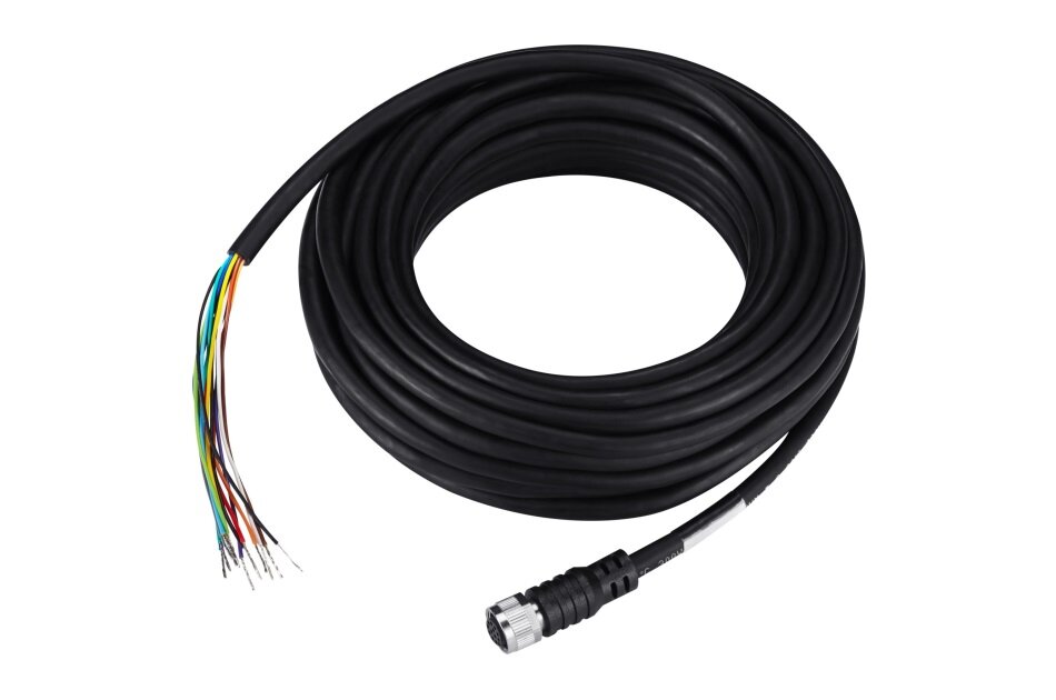 Schwarzes Kabel mit mehreren farbigen Drähten und einem Metallstecker am anderen Ende.